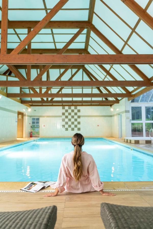 Manor & 4* Guildford